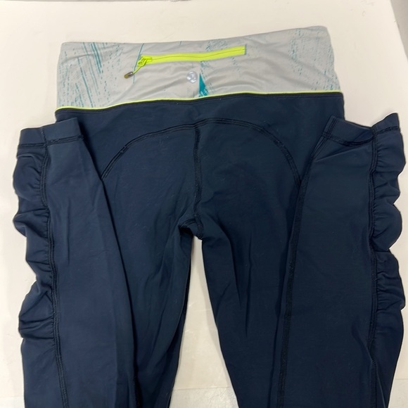 Lululemon Women’s Ruched Side Athletic Leggings with Side Pockets Size 4 - Picture 6 of 10